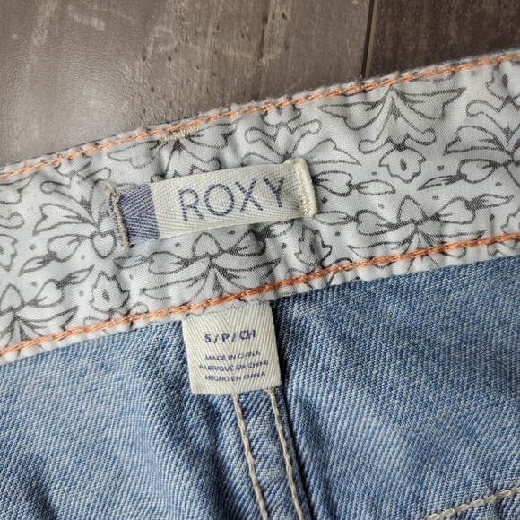 Roxy Frayed Hem Denim Mini Skirt Size Small NWOT Medium Wash Blue - Picture 7 of 13